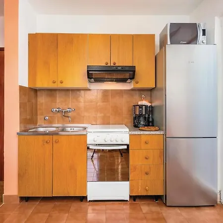 1 Bedroom Pet Friendly Apartment In Labin-Ravni Apartman