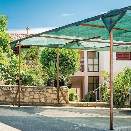 Apartman 1 Bedroom Pet Friendly Apartment In Labin-Ravni Ravni